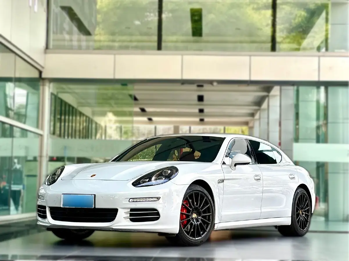 2016 Porsche Panamera 3.0T 320HP V6 7DCT