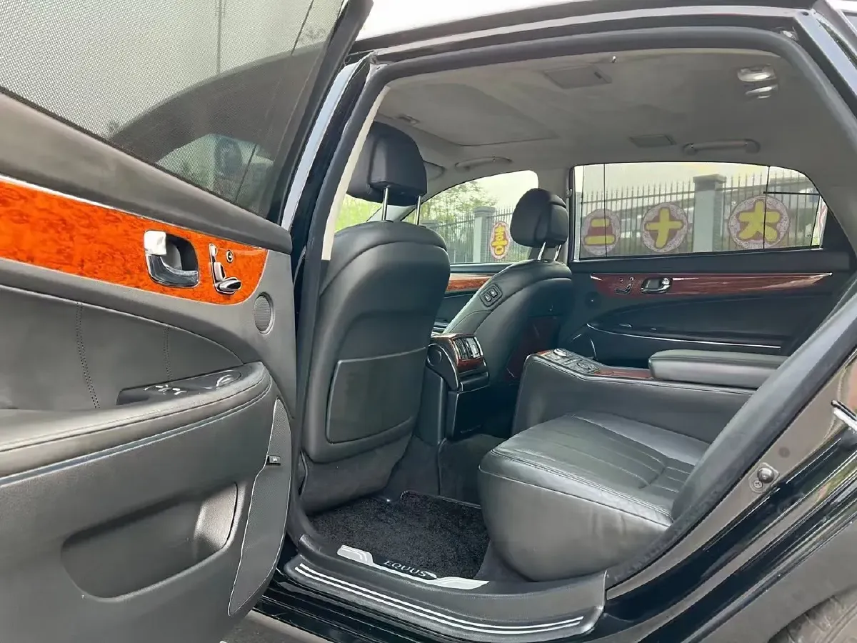 2012 Hyundai Equus 3.8L 335HP V6 8AT,autocango,china used car exporter,china ev exporter,chinese used car exporter,chinese used ev exporter