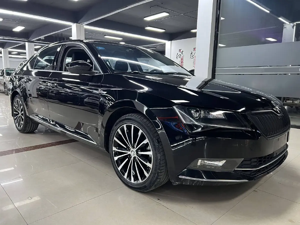 2018 Skoda Superb 1.8T 180HP L4 7DCT