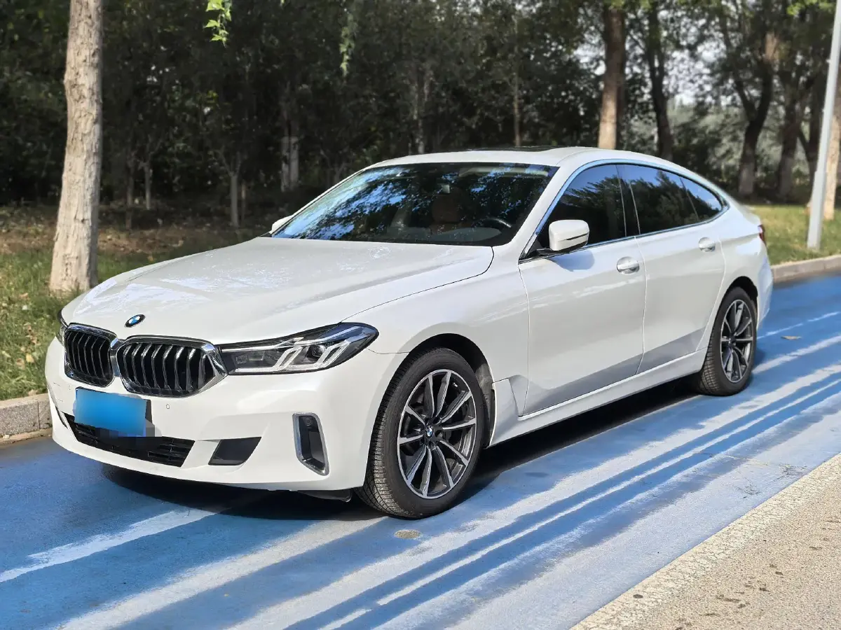 2022 BMW 6 Series GT 2.0T 245HP L4 8AT
