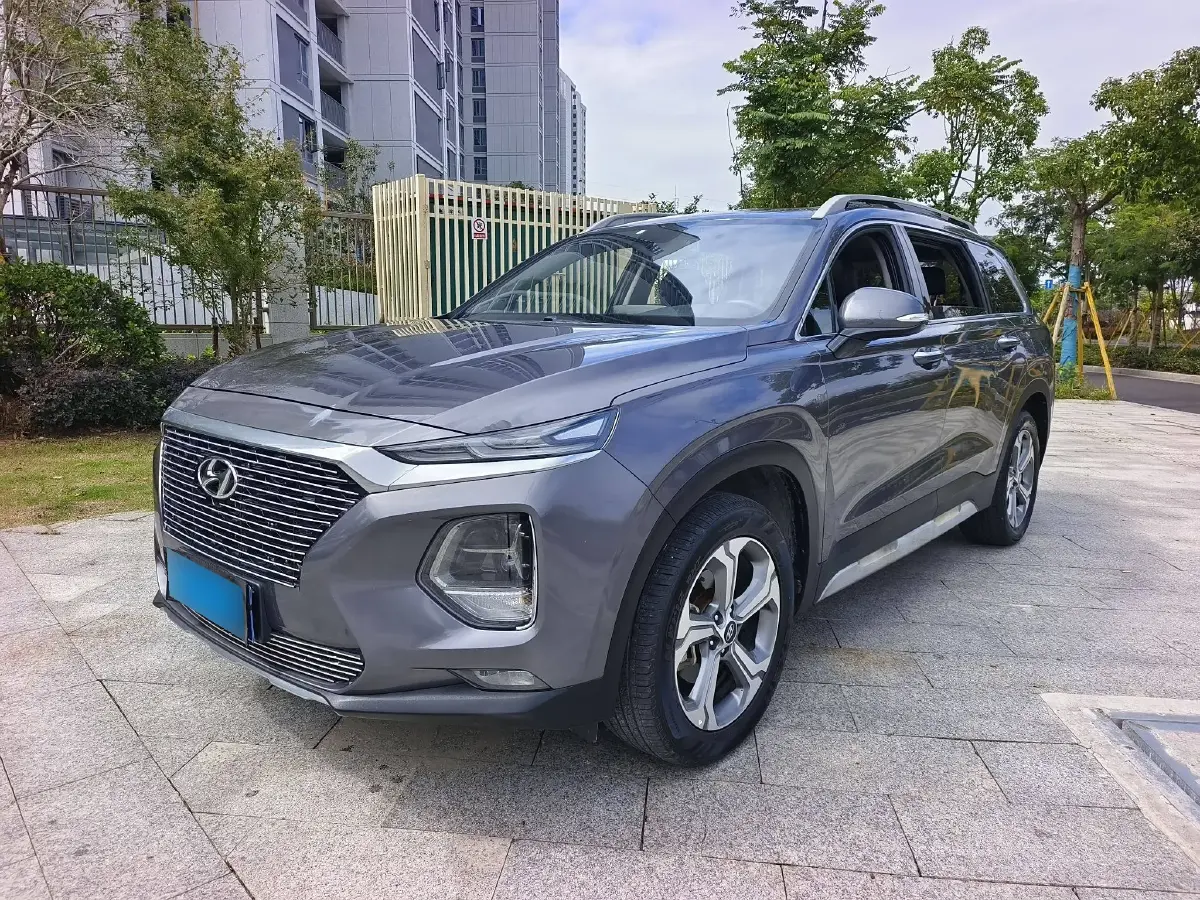 2019 Hyundai Santafe 2.0T 240HP L4 8AT