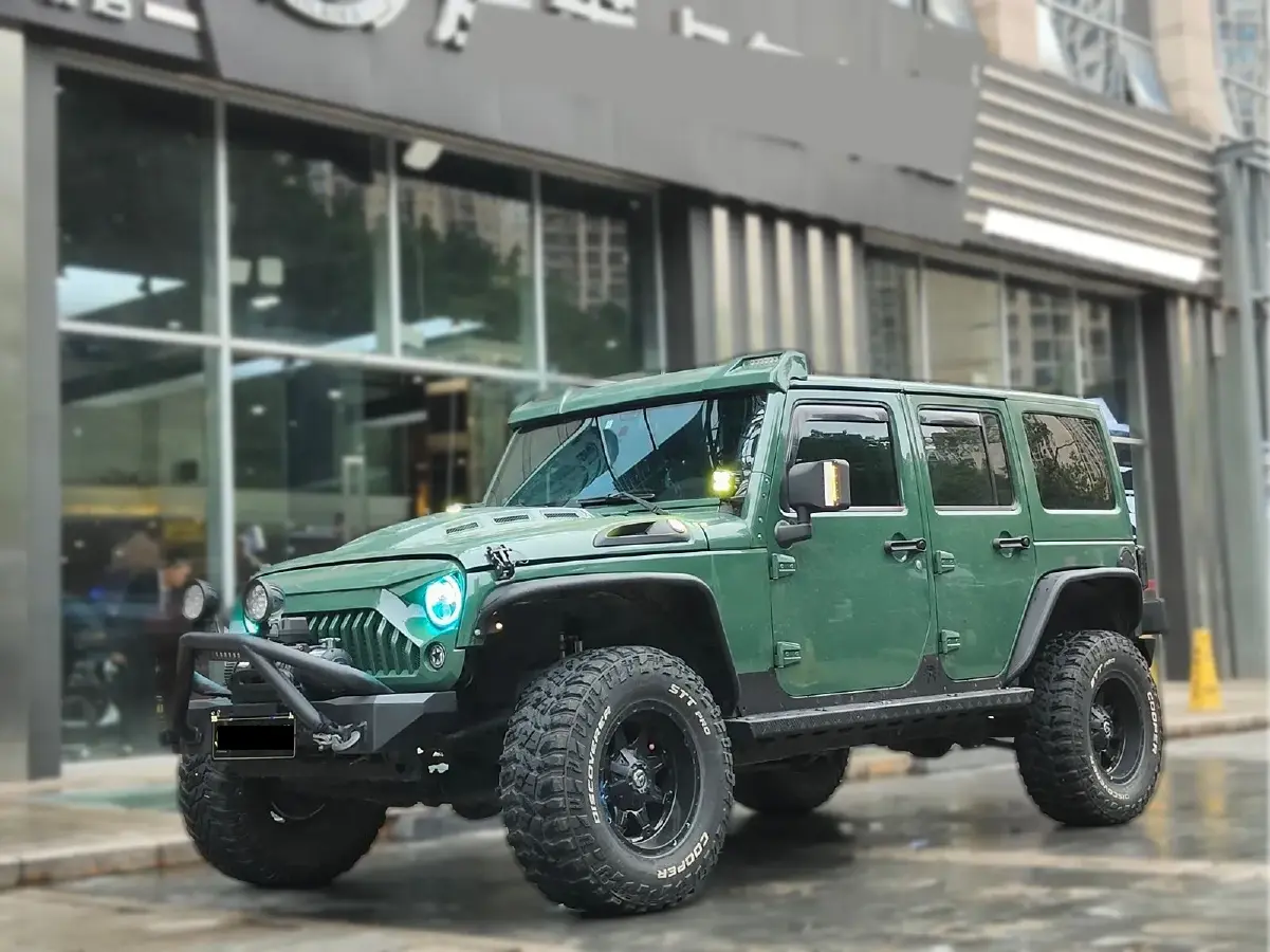 2014 Jeep Wrangler 2.8T 200HP L4 5AT
