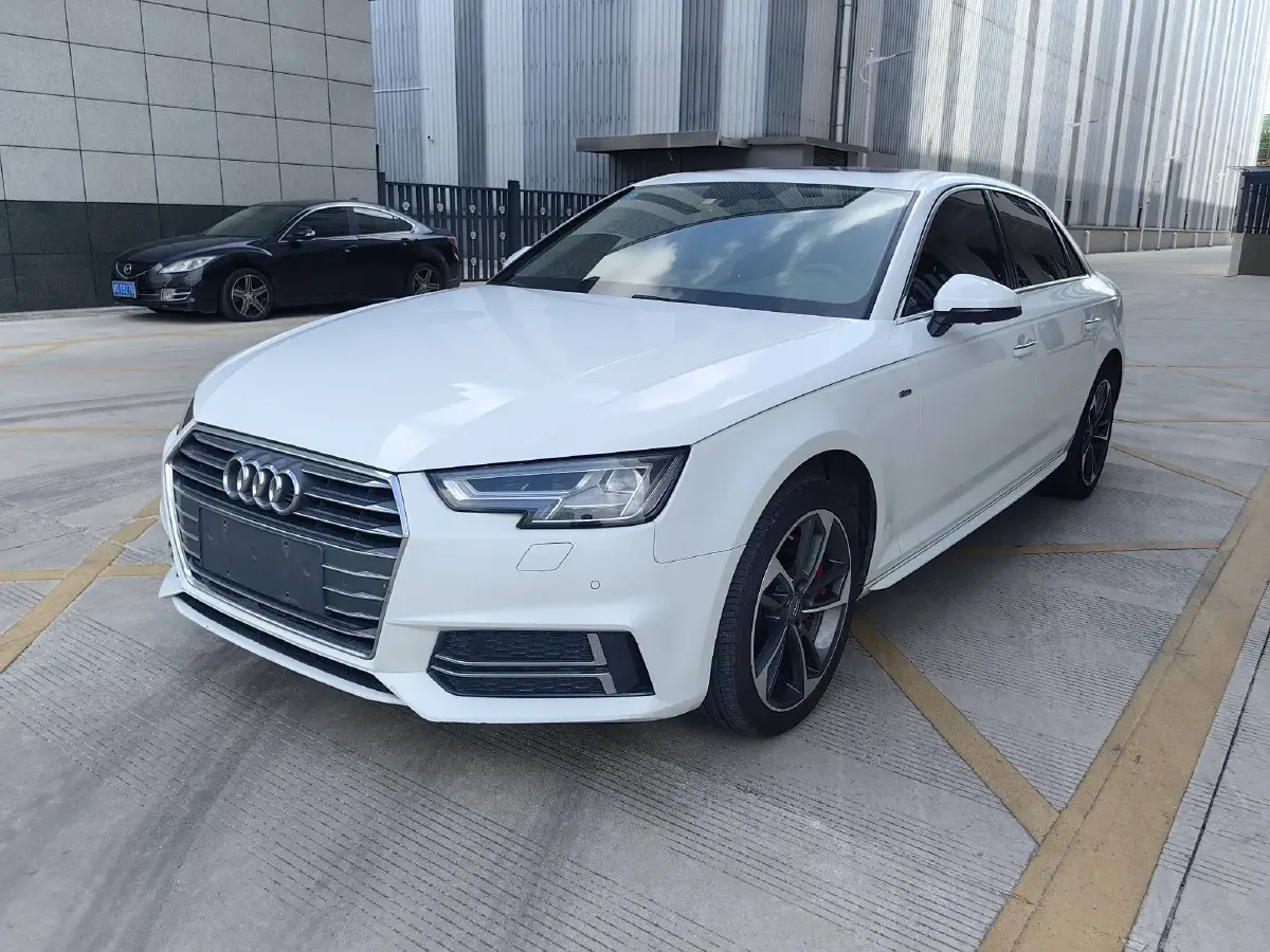 2017 Audi A4L 2.0T 190HP L4 7DCT