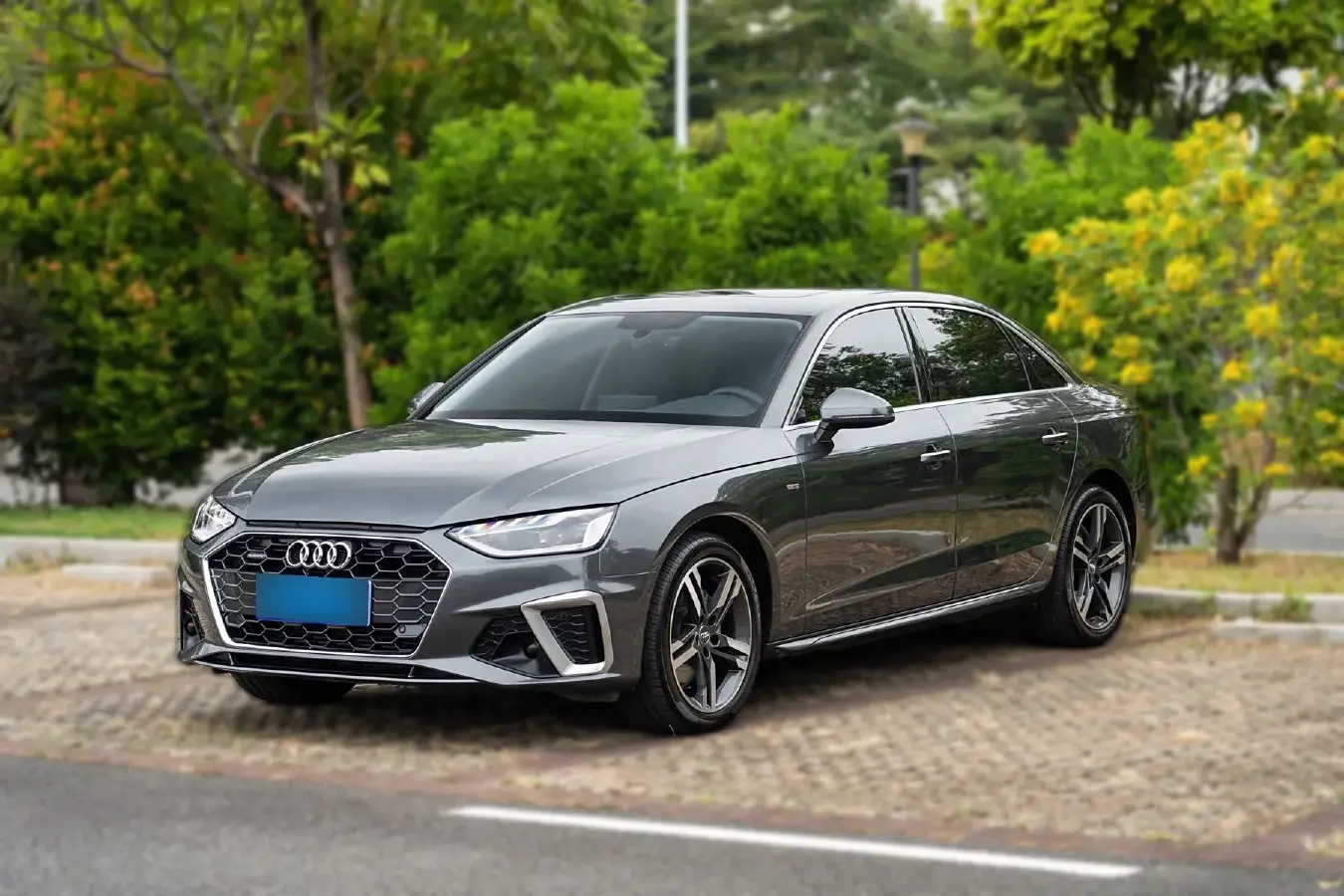2022 Audi A4L 2.0T 190HP L4 7DCT