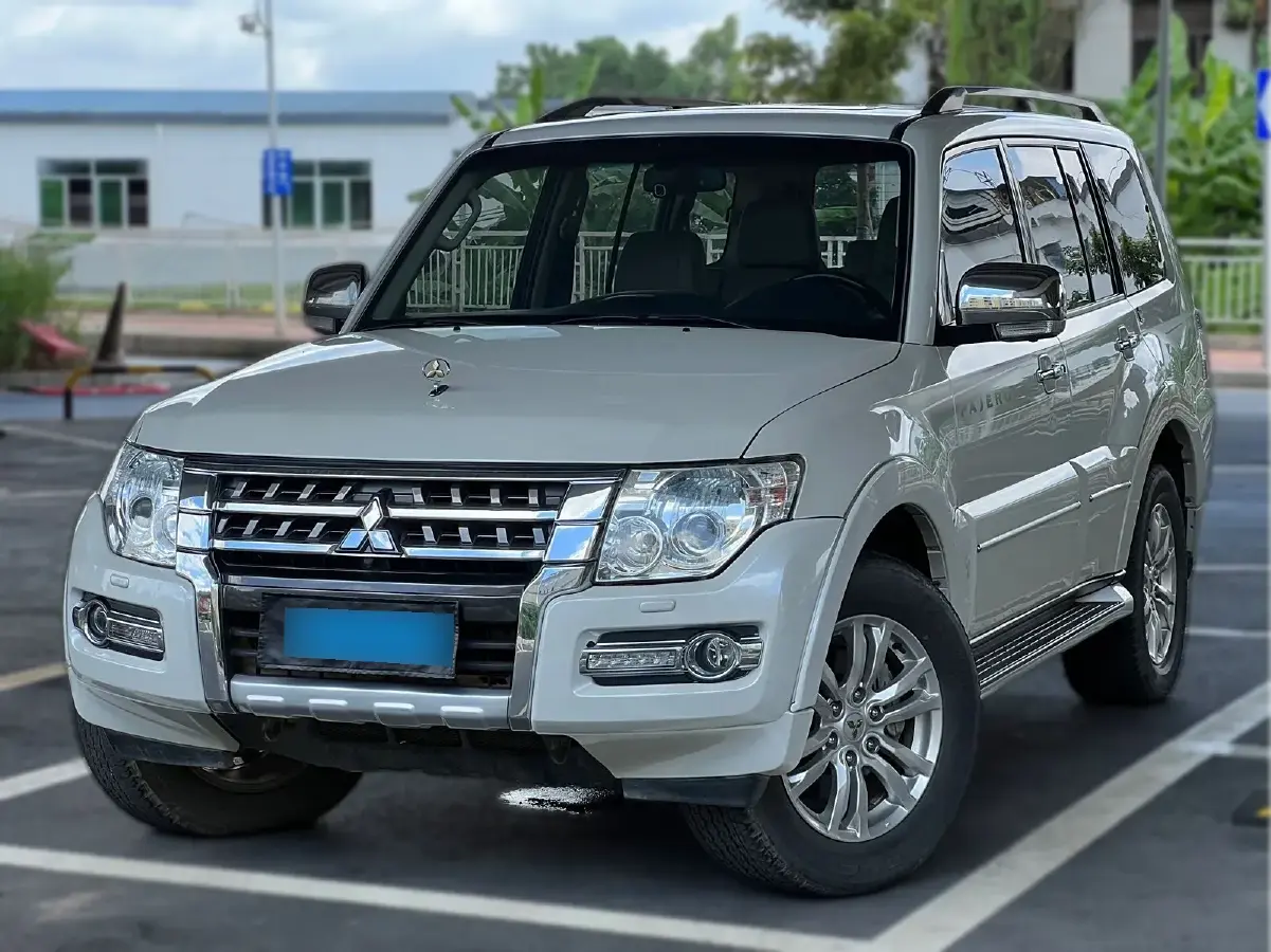 2011 Mitsubishi Pajero 3.8L 243HP V6 5AT