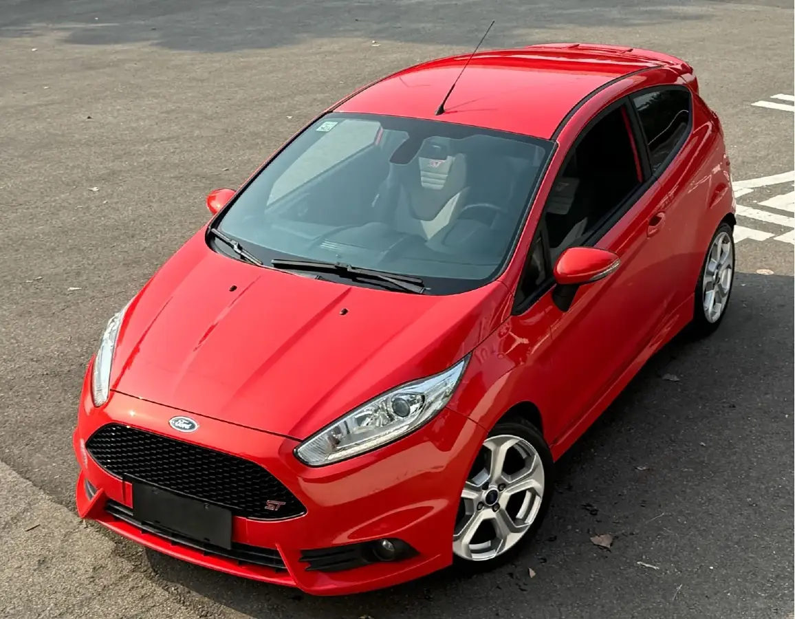 2013 Ford Fiesta 1.6T 182HP L4 6MT