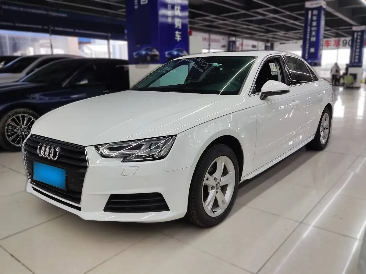 2017 Audi A4L 2.0T 190HP L4 7DCT