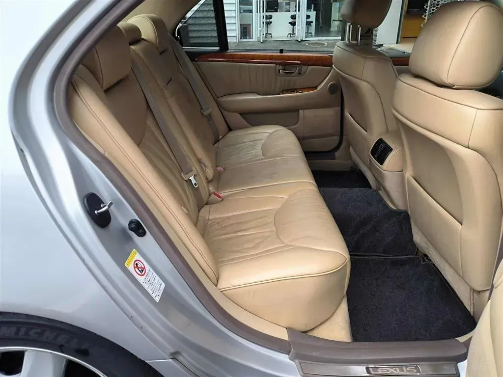 2005 Lexus LS 4.3L 282HP V8 6AT,autocango,china used car exporter,china ev exporter,chinese used car exporter,chinese used ev exporter