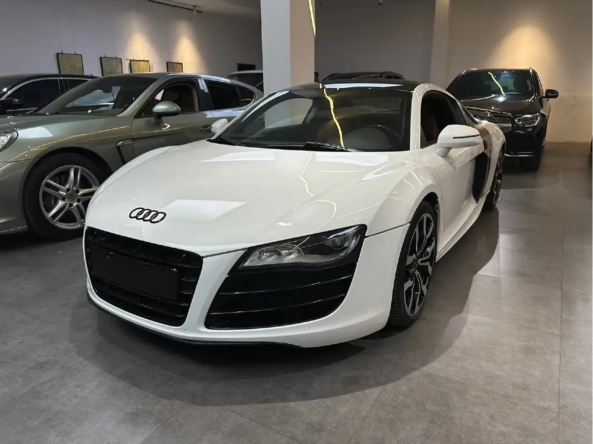 2010 Audi R8 5.2L 525HP V10 6AMT