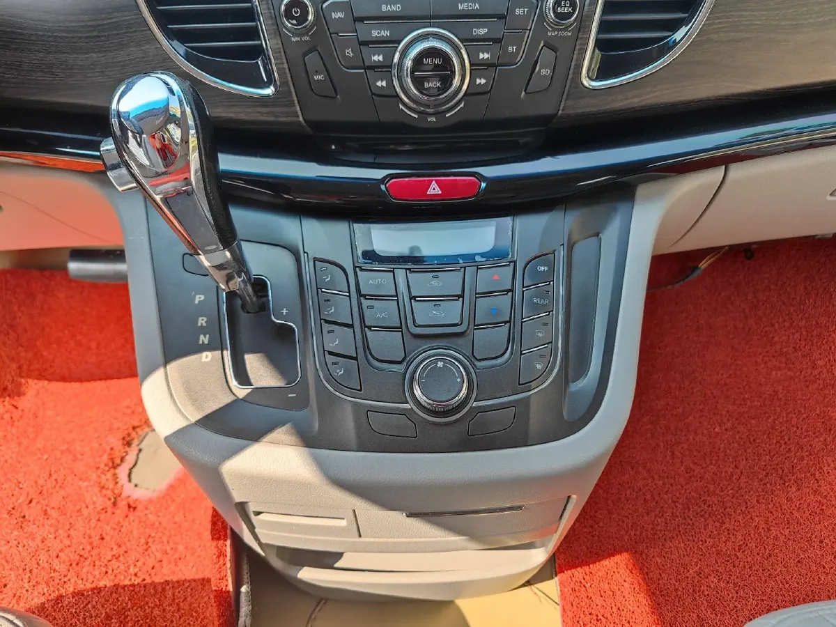 2013 JAC Refine M5 2.0T 177HP L4 5AT,autocango,china used car exporter,china ev exporter,chinese used car exporter,chinese used ev exporter