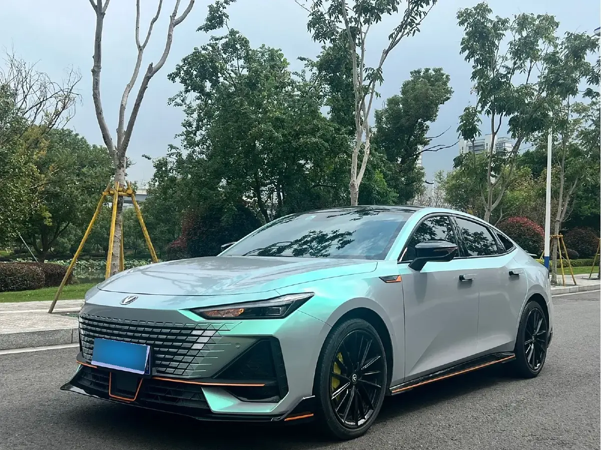 2022 ChangAn UNI-V 1.5T 188HP L4 7DCT