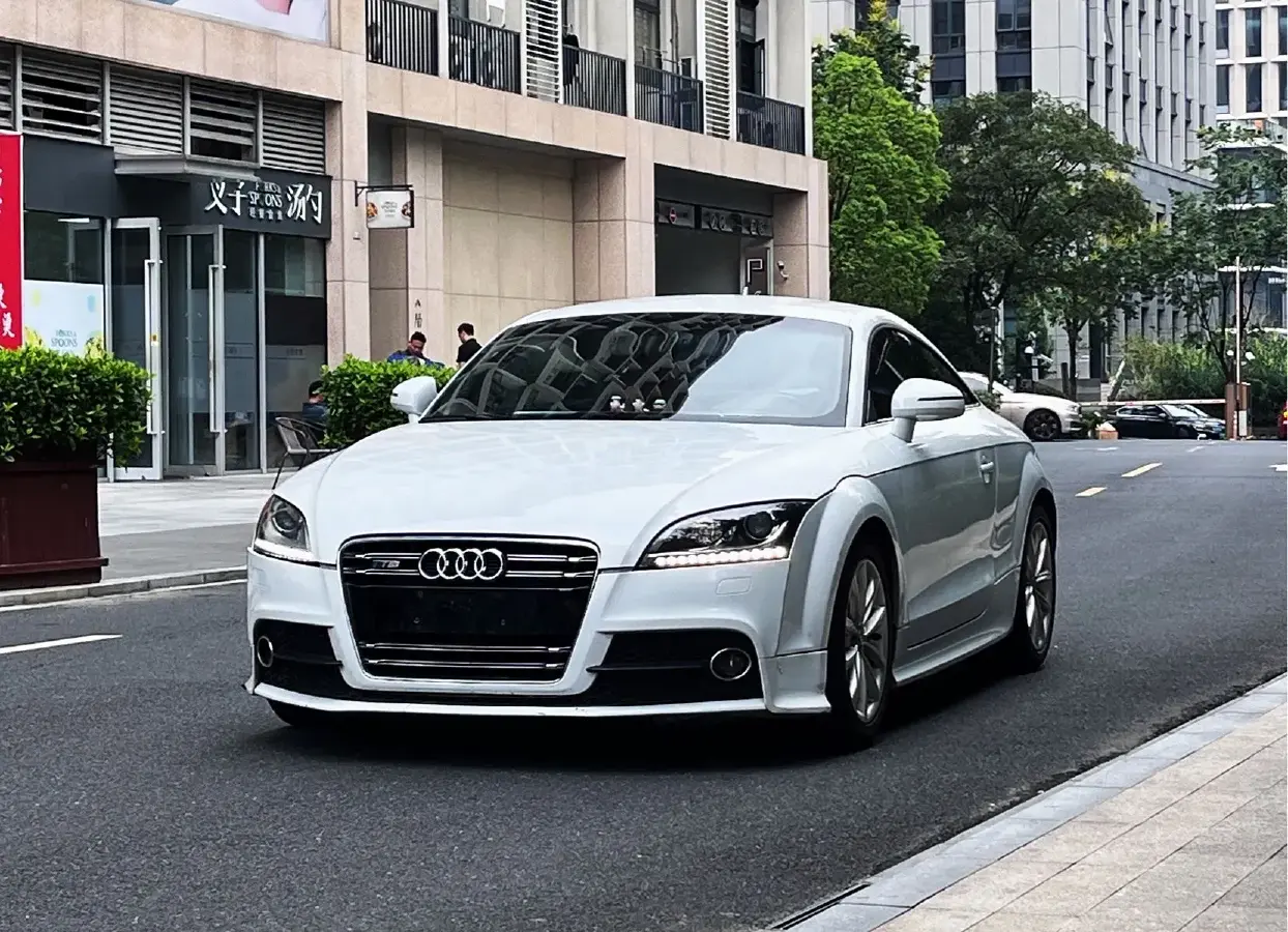 2014 Audi TT 2.0T 211HP L4 6DCT