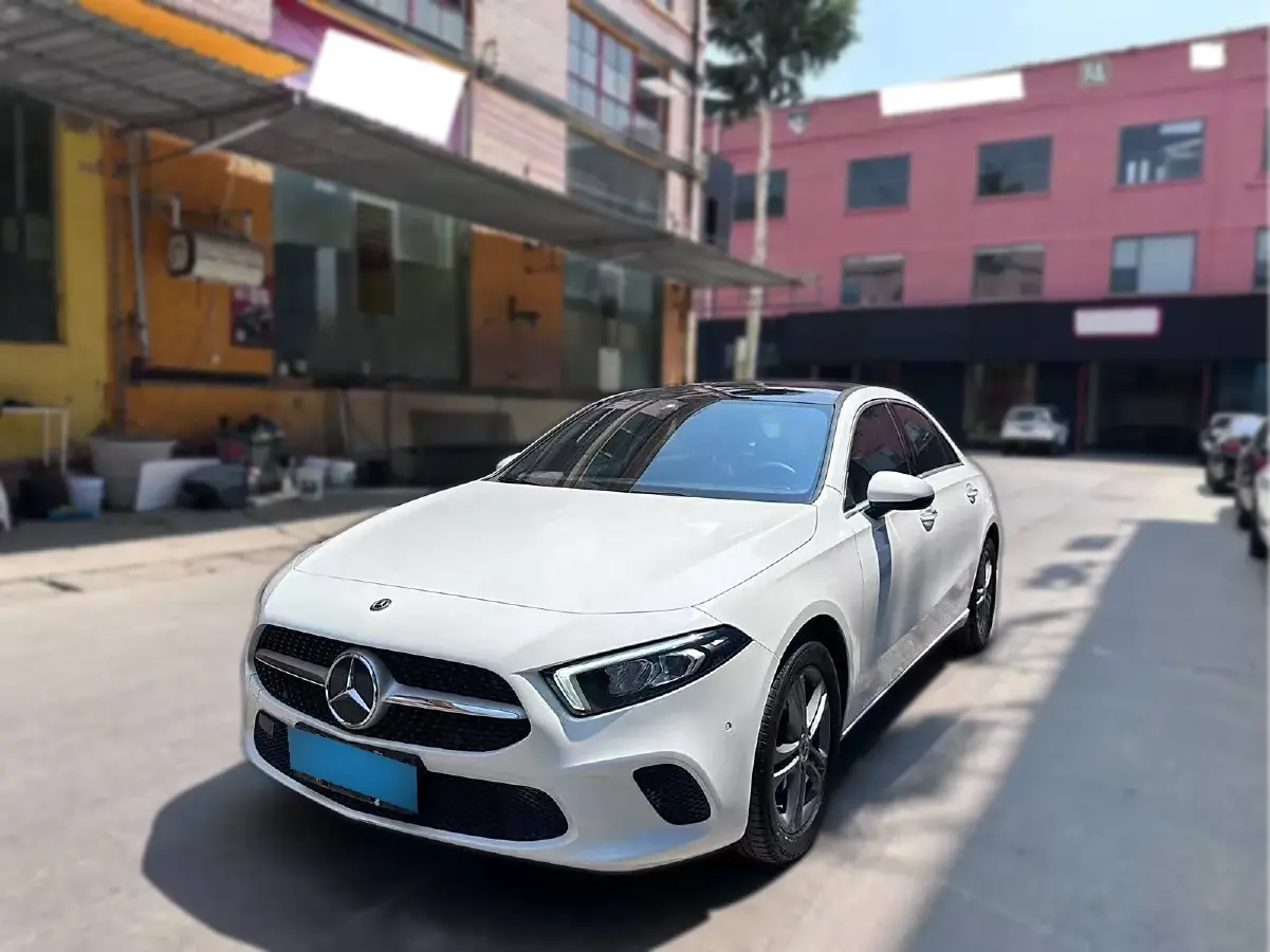 2019 Mercedes-Benz A Class 1.3T 163HP L4 7DCT