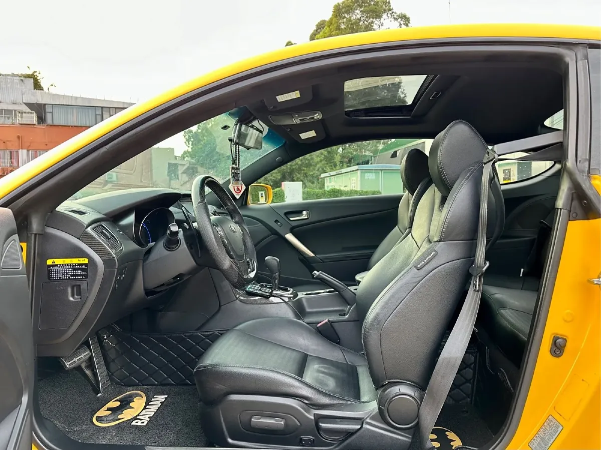 2012 Hyundai Rohens-Coupe 2.0T 260HP L4 8AT,autocango,china used car exporter,china ev exporter,chinese used car exporter,chinese used ev exporter