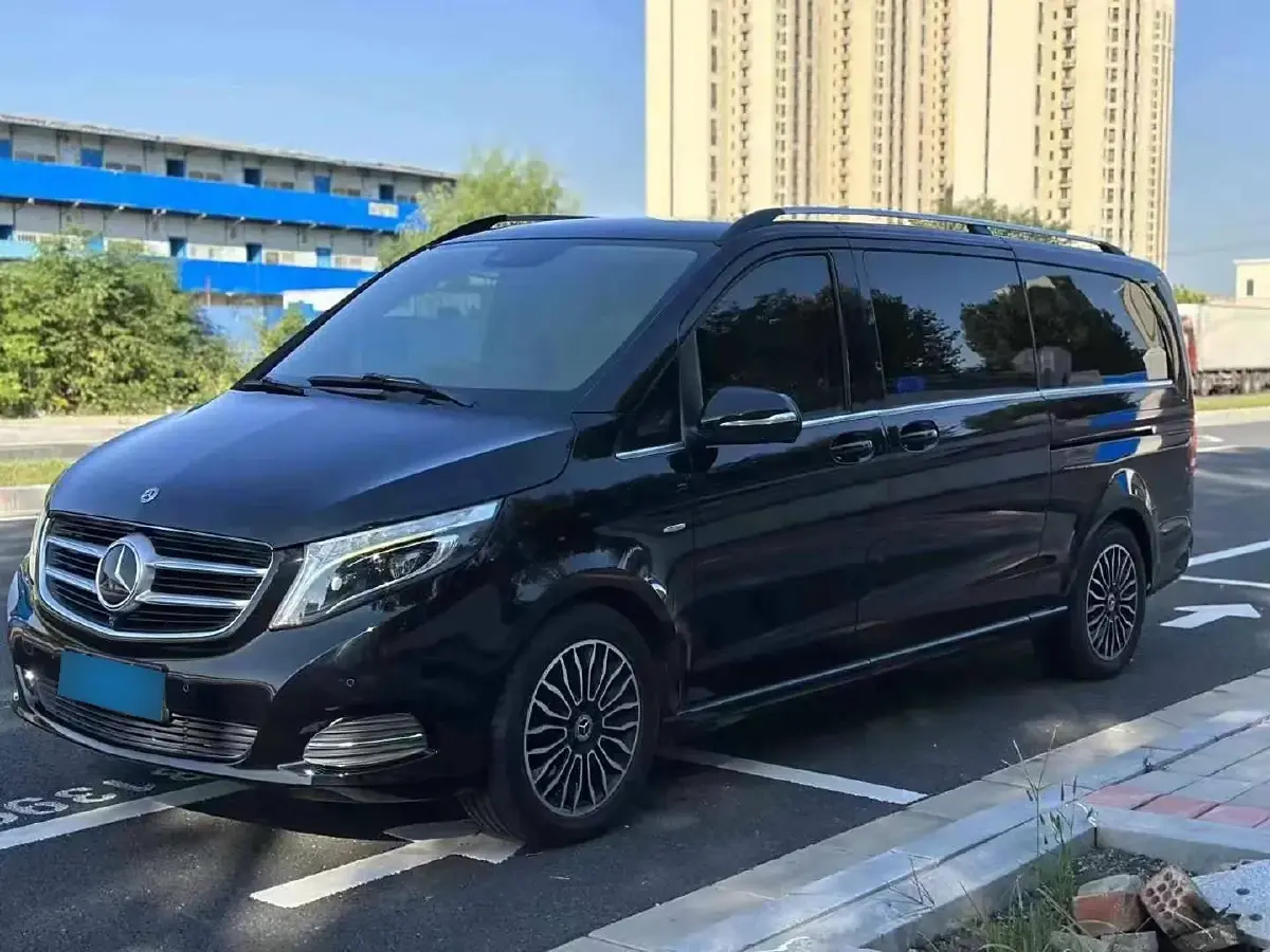 2018 Mercedes-Benz V Class 2.0T 211HP L4 7AT