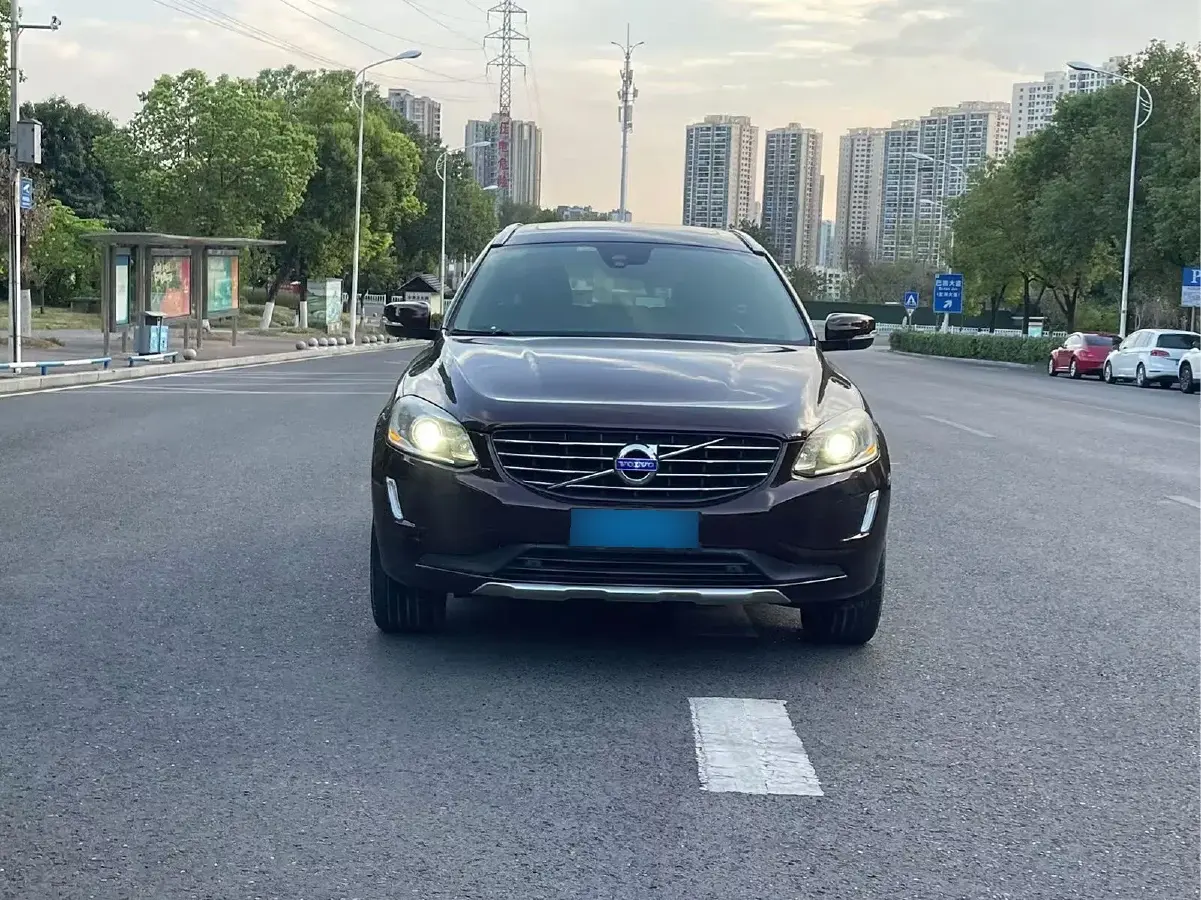 2015 Volvo XC60 3.0T 305HP L6 6AT