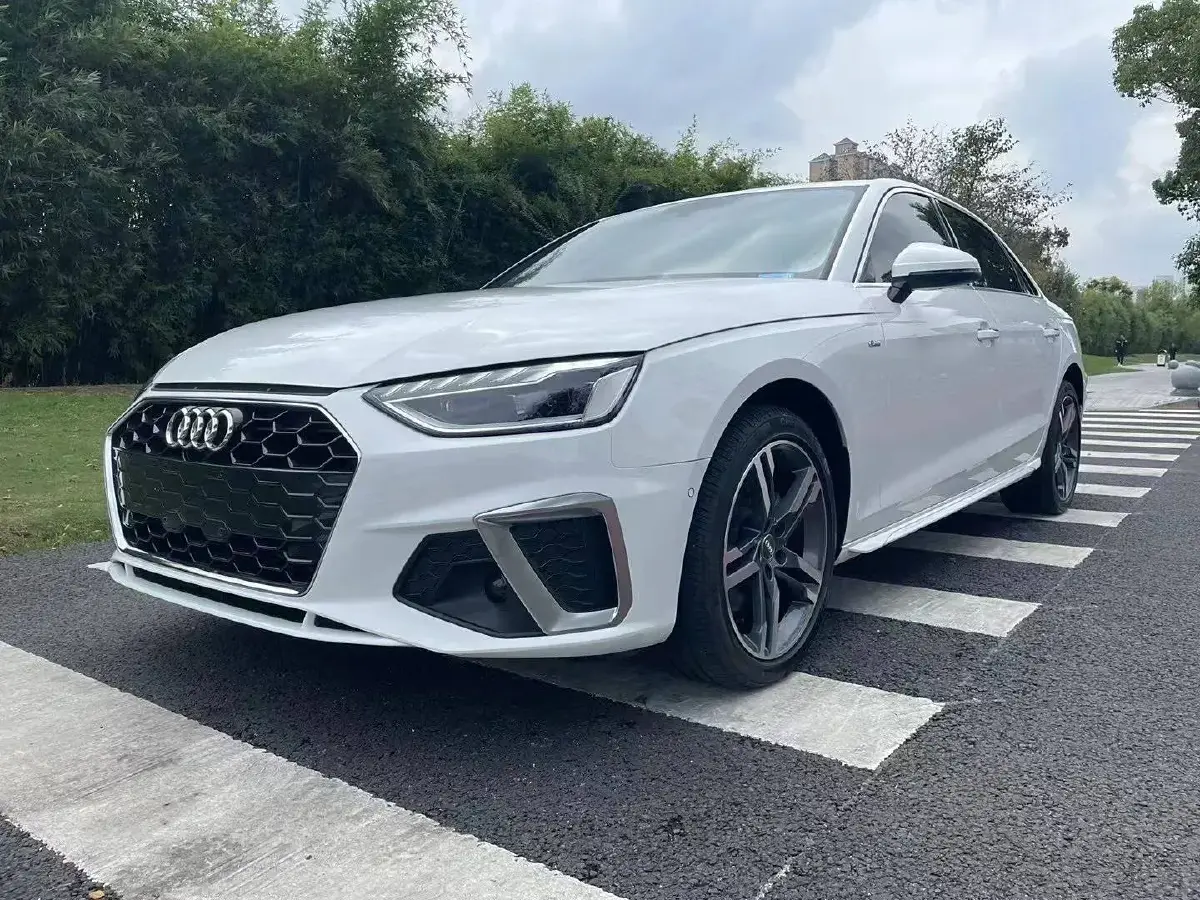 2020 Audi A4L 2.0T 190HP L4 7DCT
