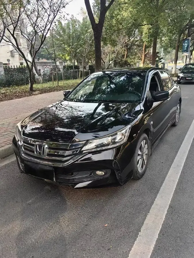 2015 Honda Accord 2.0L 155HP L4 CVT