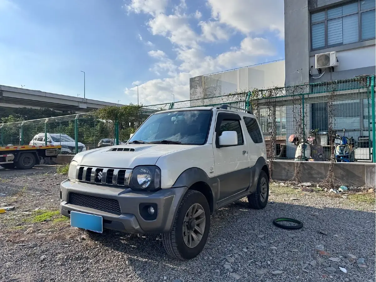 2015 Suzuki Jimny 1.3L 85HP L4 5MT