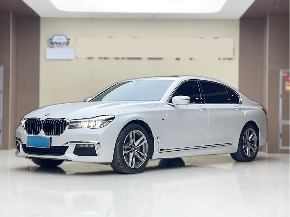 2018 BMW 7 Series 2.0T 258HP L4 8AT