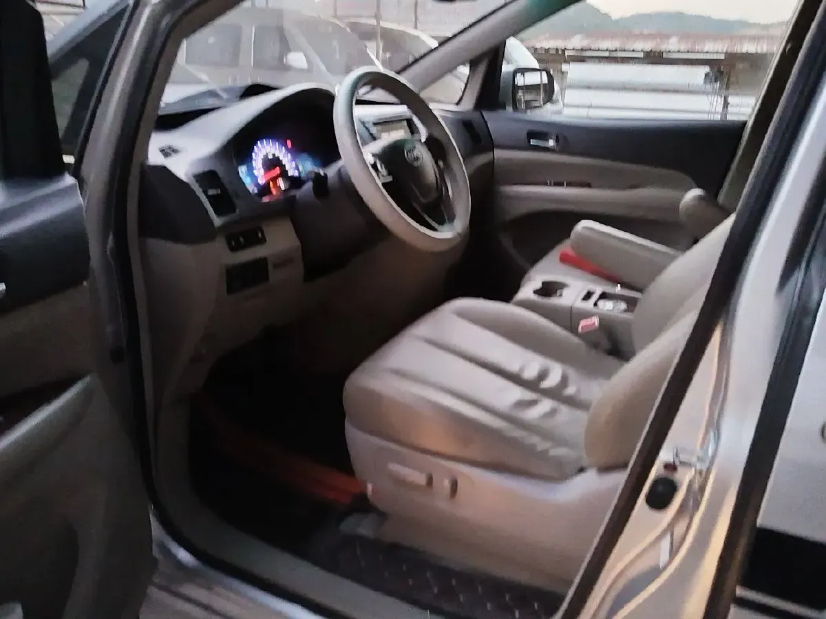 2015 BYD M6 2.4L 167HP L4 6DCT,autocango,china used car exporter,china ev exporter,chinese used car exporter,chinese used ev exporter