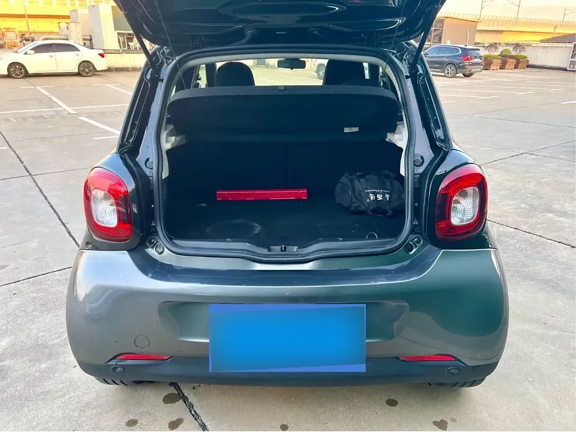 2016 Smart smart forfour 1.0L 71HP L3 6DCT,autocango,china used car exporter,china ev exporter,chinese used car exporter,chinese used ev exporter