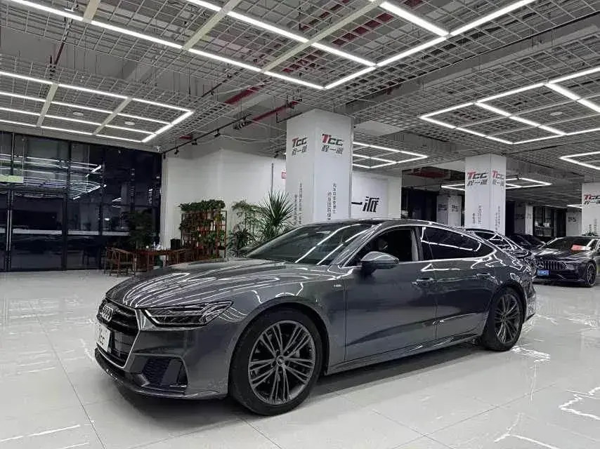 2022 Audi A7 2.0T 245HP L4 7DCT
