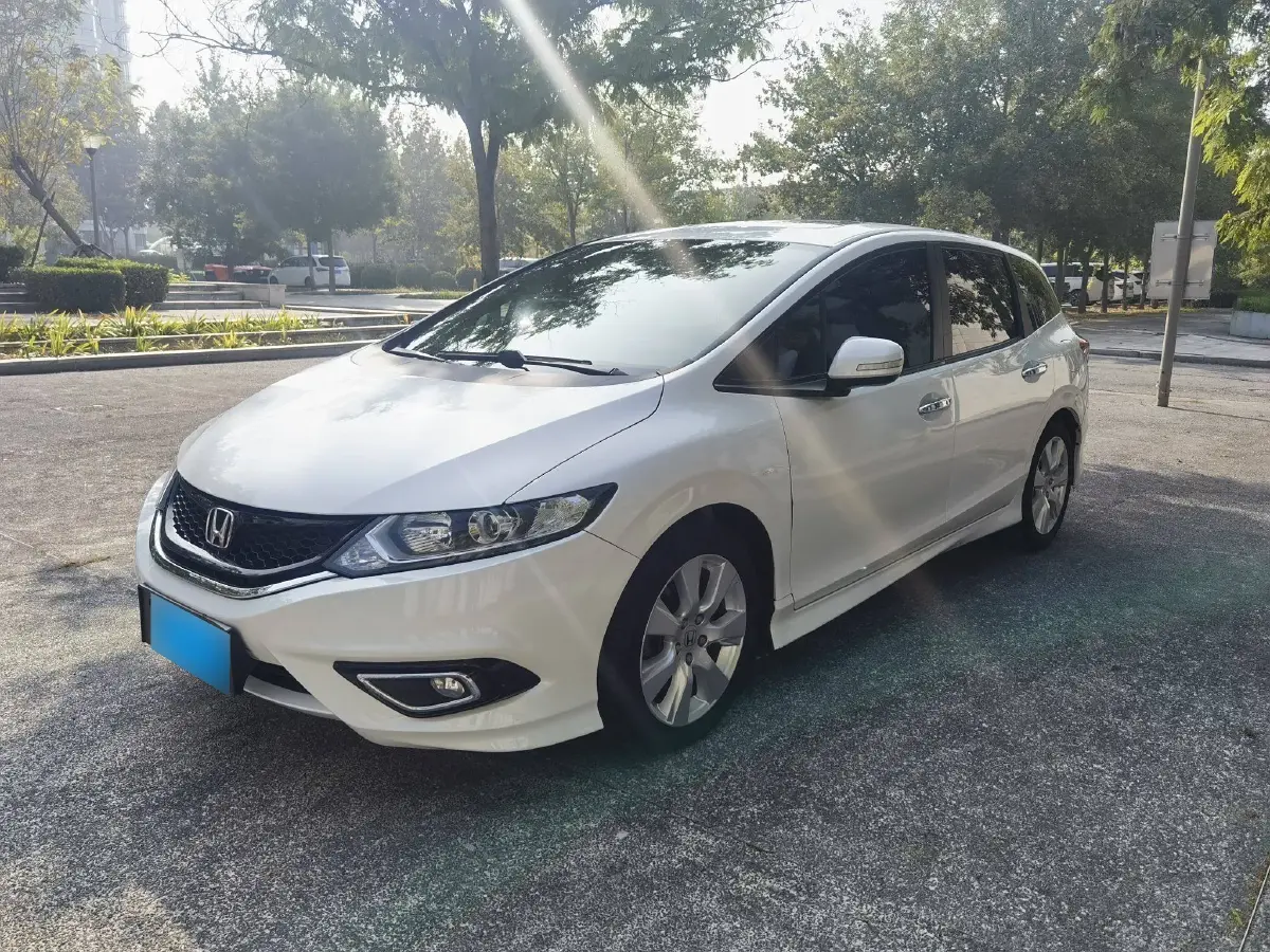 2016 Honda Jade 1.8L 141HP L4 CVT