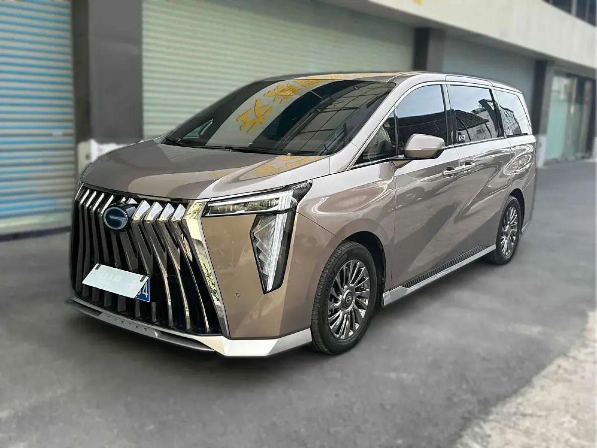 2023 GAC Trumpchi M8 2.0T 190HP L4 E-CVT Hybrid