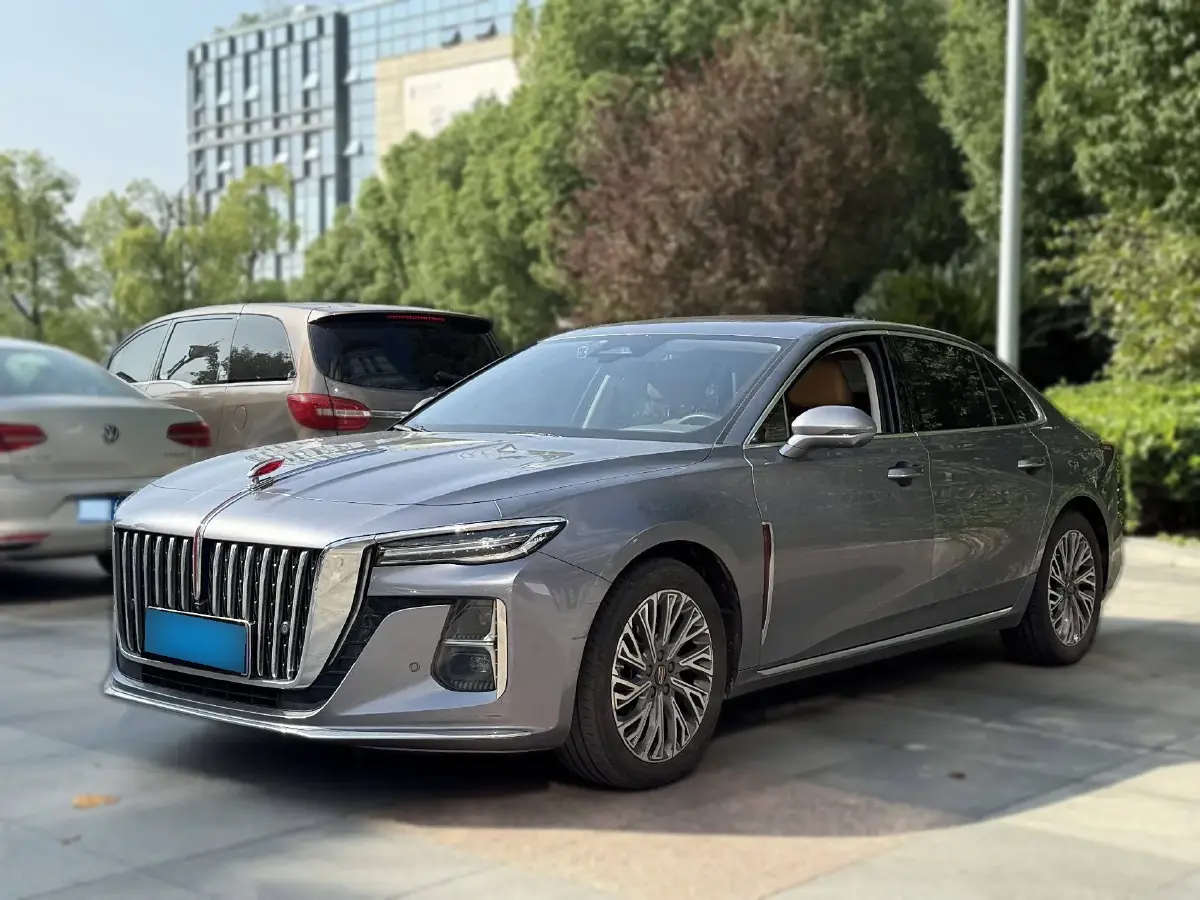 2023 HongQi H5 2.0T 224HP L4 8AT