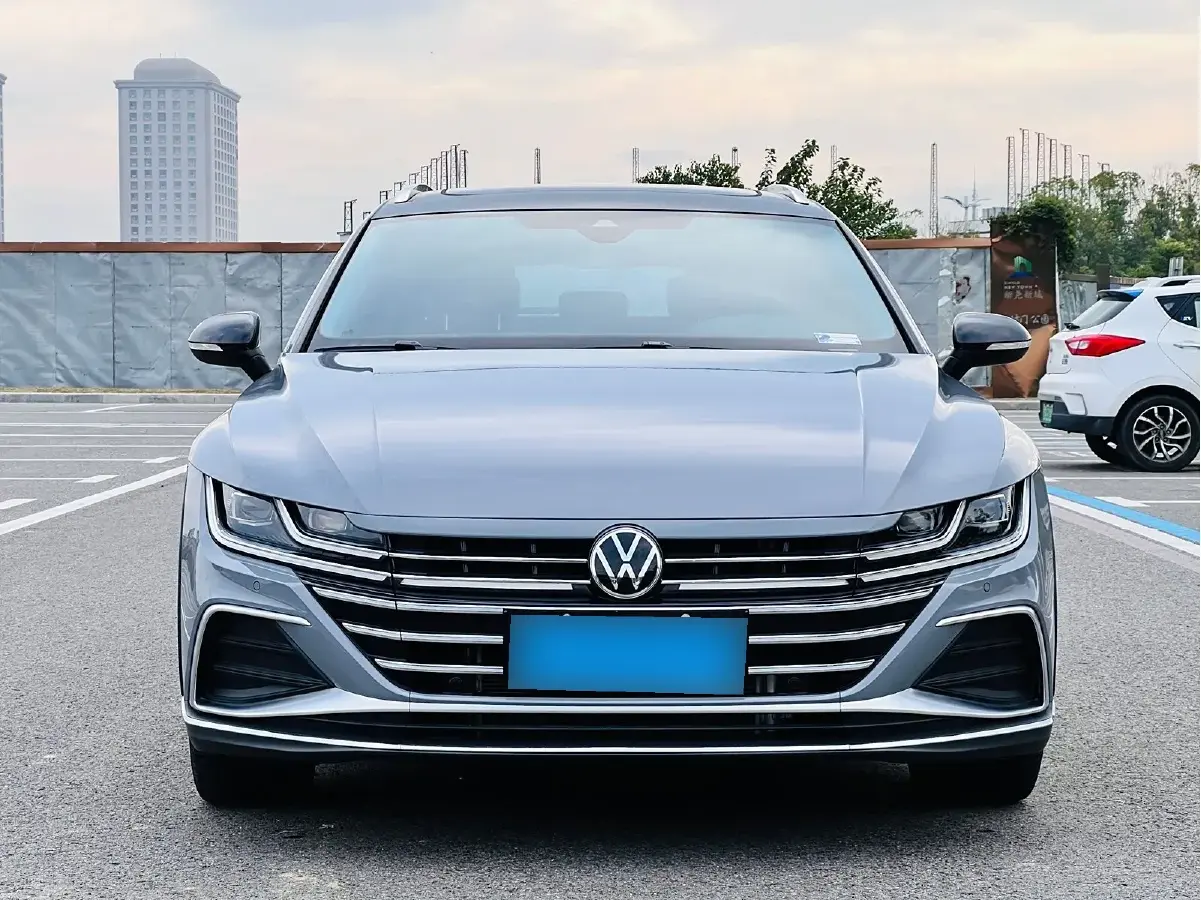 2023 Volkswagen CC 2.0T 220HP L4 7DCT
