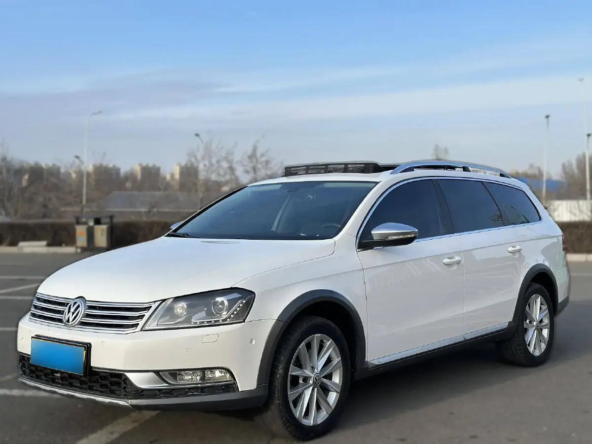 2012 Volkswagen Magotan 2.0T 211HP L4 6DCT