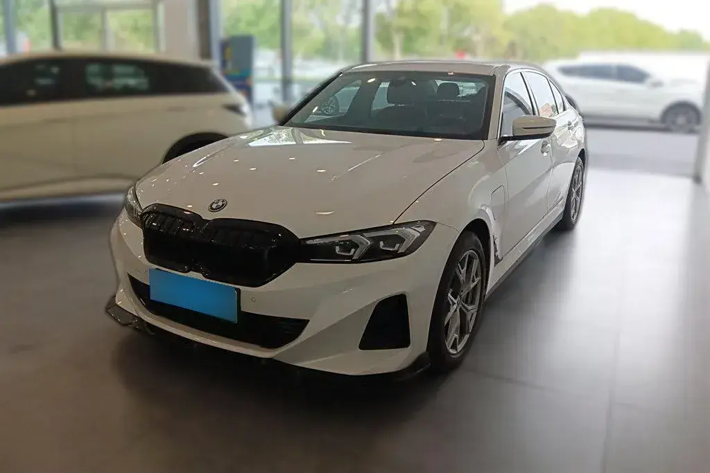 2024 BMW i3 BEV 70KWH