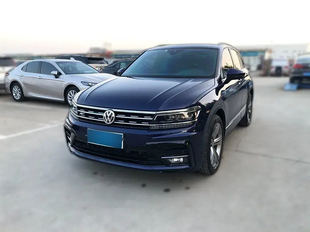 2018 Volkswagen Tiguan 2.0T 220HP L4 7DCT
