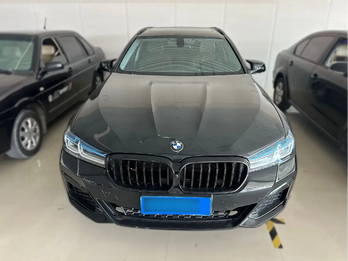 2012 BMW 5 Series 3.0L 258HP L6 8AT