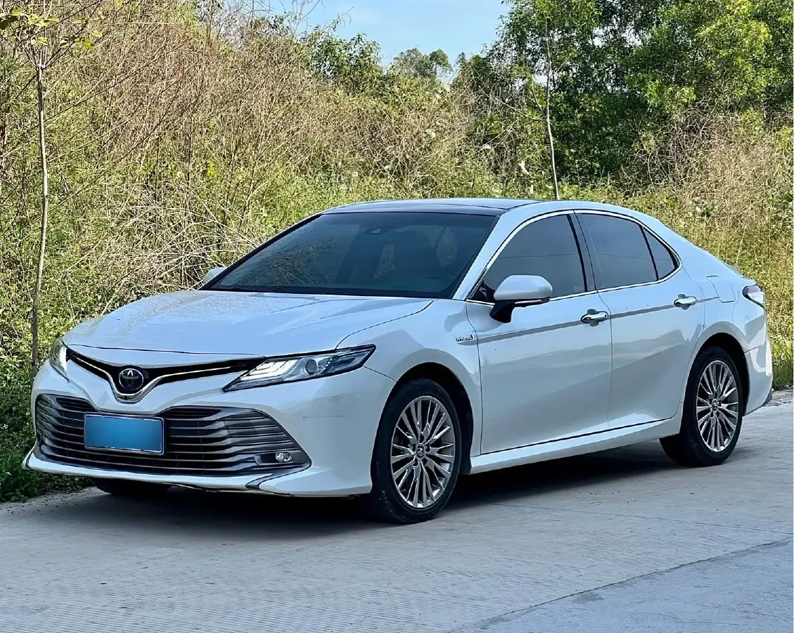 2018 Toyota Camry 2.5L 178HP L4 E-CVT Hybrid