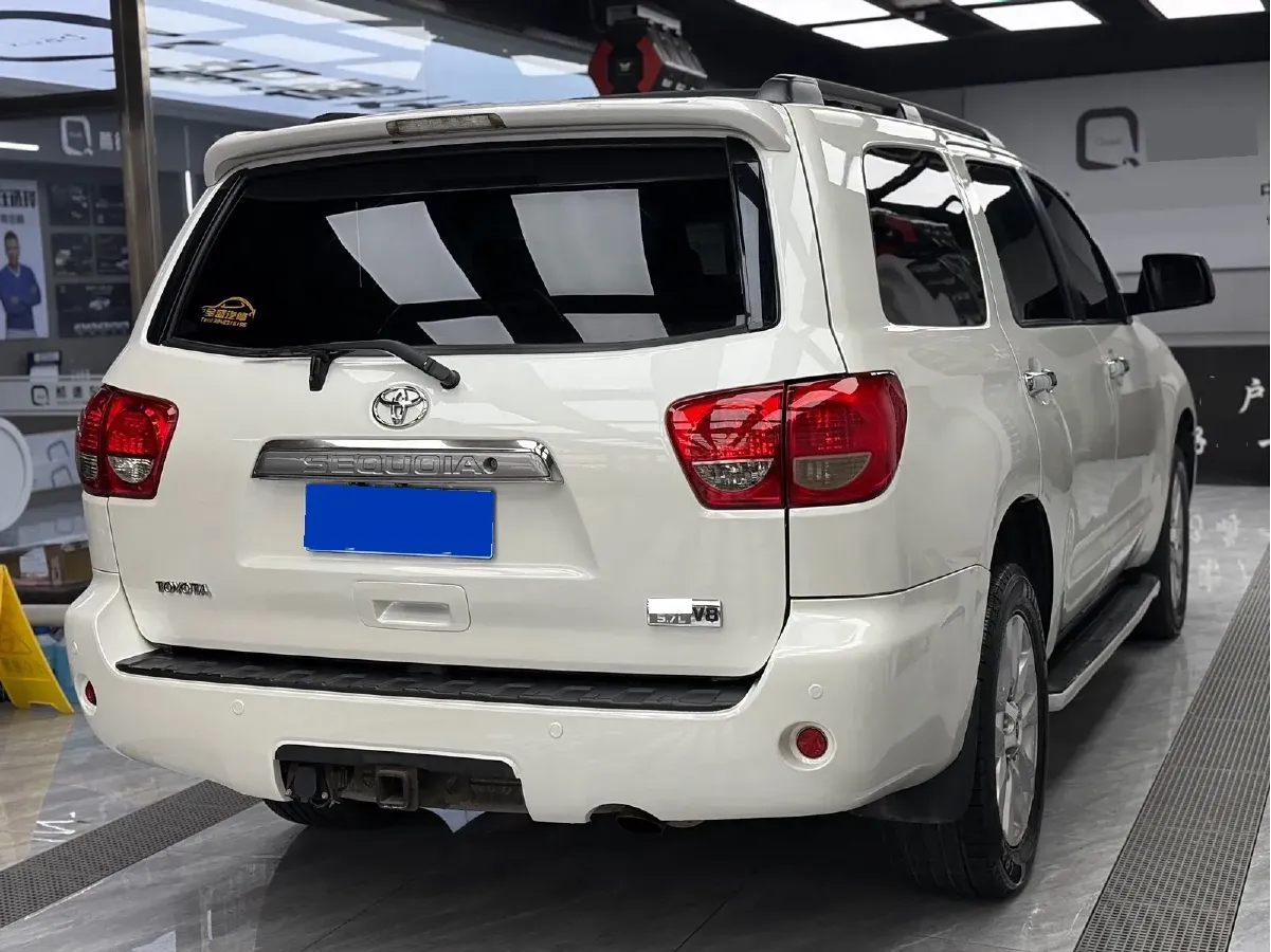 2010 Toyota Sequoia 5.7L 386HP V8 6AT,autocango,china used car exporter,china ev exporter,chinese used car exporter,chinese used ev exporter