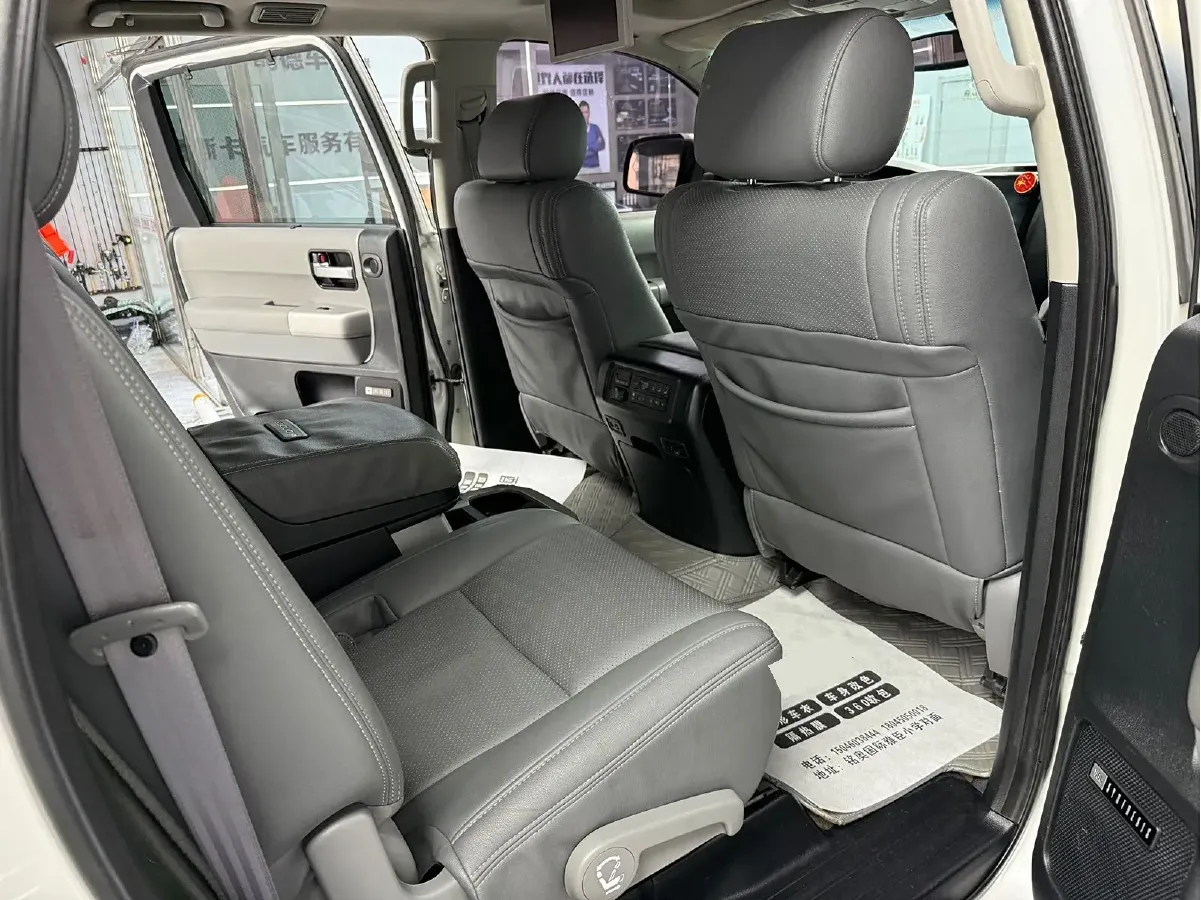2010 Toyota Sequoia 5.7L 386HP V8 6AT,autocango,china used car exporter,china ev exporter,chinese used car exporter,chinese used ev exporter