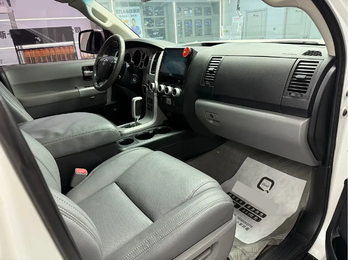 2010 Toyota Sequoia 5.7L 386HP V8 6AT,autocango,china used car exporter,china ev exporter,chinese used car exporter,chinese used ev exporter