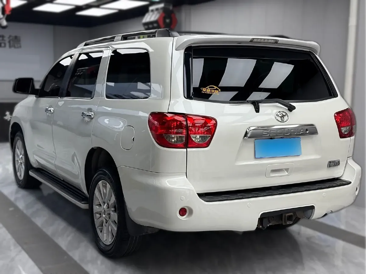 2010 Toyota Sequoia 5.7L 386HP V8 6AT,autocango,china used car exporter,china ev exporter,chinese used car exporter,chinese used ev exporter