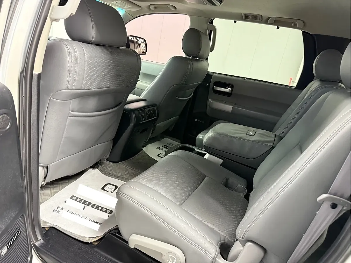 2010 Toyota Sequoia 5.7L 386HP V8 6AT,autocango,china used car exporter,china ev exporter,chinese used car exporter,chinese used ev exporter