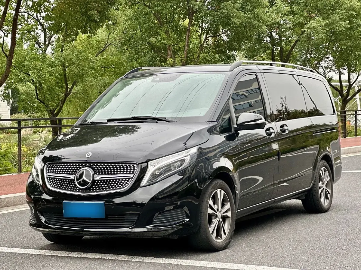 2017 Mercedes-Benz V Class 2.0T 211HP L4 7AT