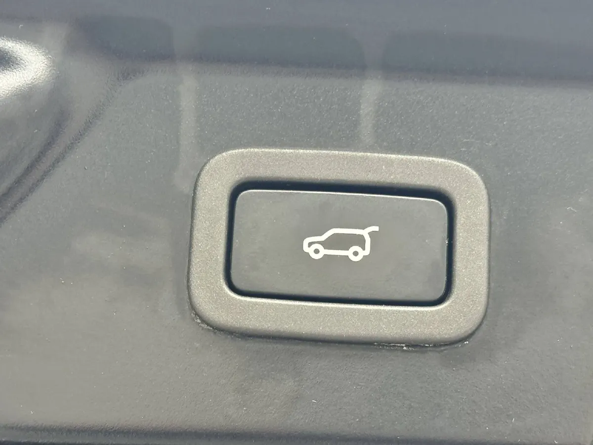 2019 Land Rover Range Rover Velar 2.0T 250HP L4 8AT,autocango,china used car exporter,china ev exporter,chinese used car exporter,chinese used ev exporter