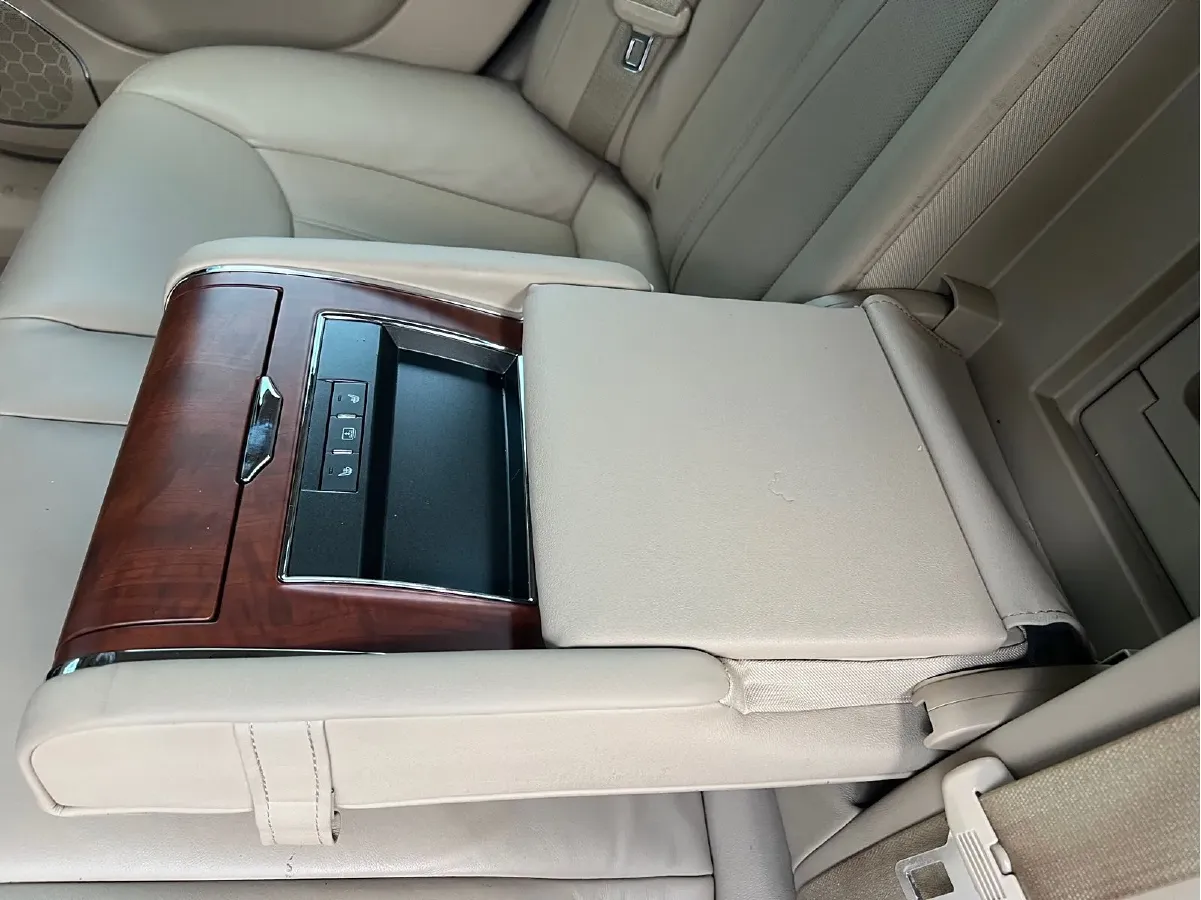 2012 Roewe 950 2.4L 186HP L4 6AT,autocango,china used car exporter,china ev exporter,chinese used car exporter,chinese used ev exporter