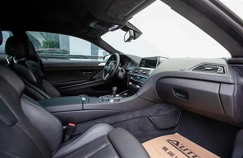 2013 BMW M6 4.4T 560HP V8 7DCT,autocango,china used car exporter,china ev exporter,chinese used car exporter,chinese used ev exporter