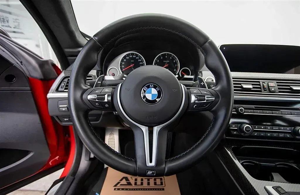 2013 BMW M6 4.4T 560HP V8 7DCT,autocango,china used car exporter,china ev exporter,chinese used car exporter,chinese used ev exporter