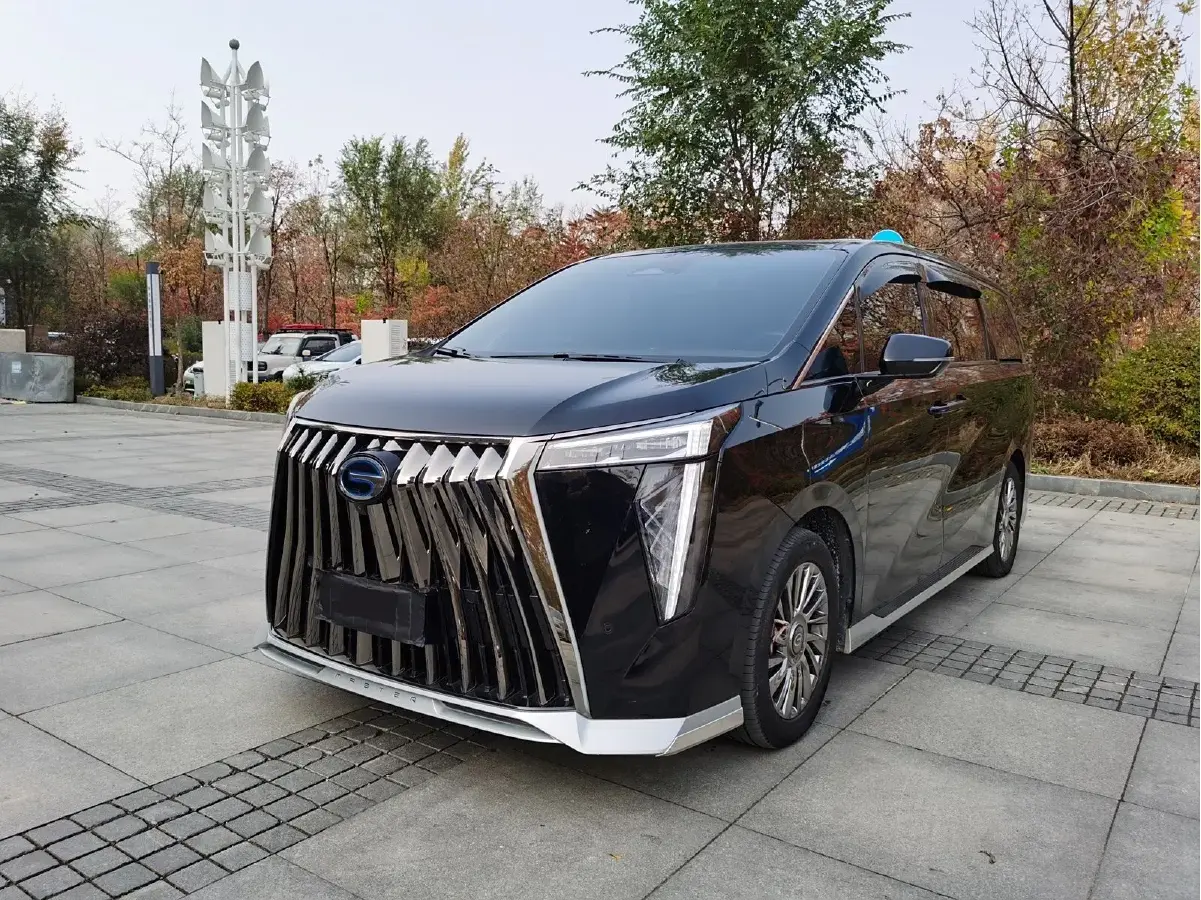 2023 GAC Trumpchi M8 2.0T 190HP L4 E-CVT Hybrid