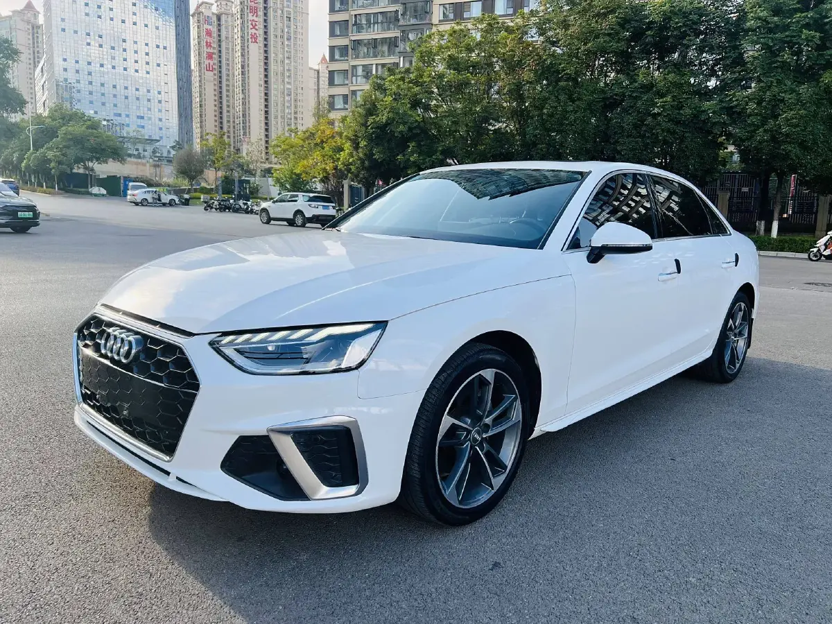2022 Audi A4L 2.0T 190HP L4 7DCT