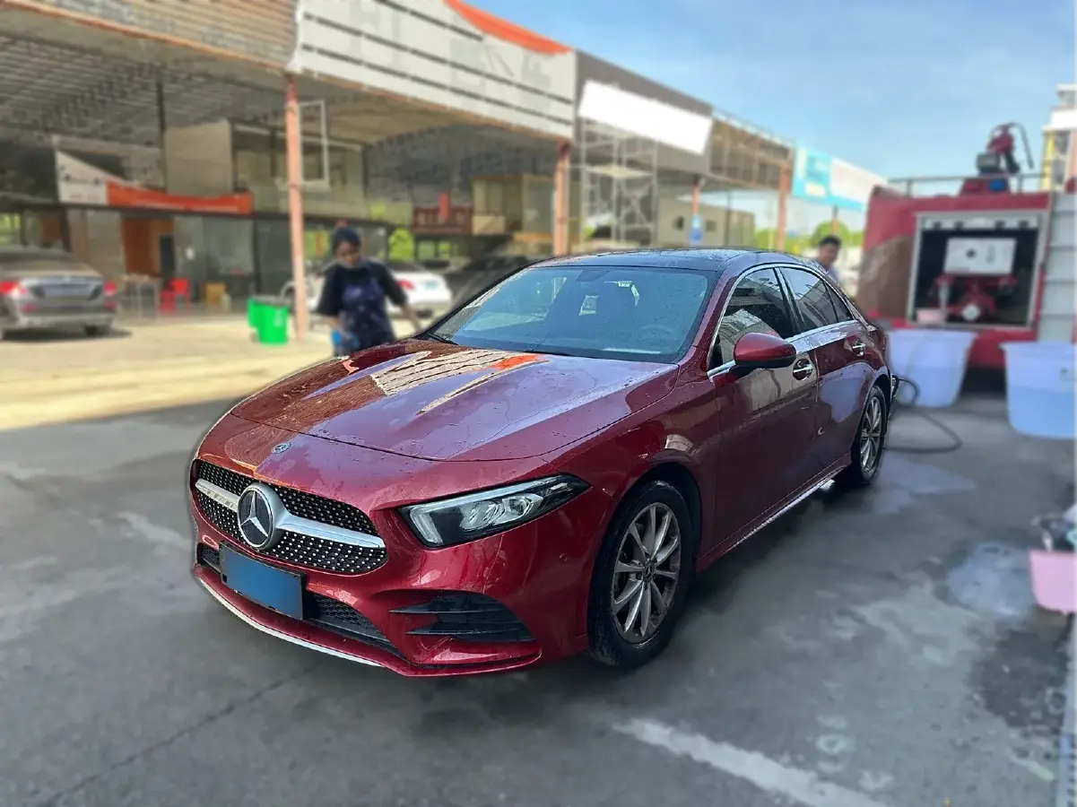 2019 Mercedes-Benz A Class 1.3T 163HP L4 7DCT