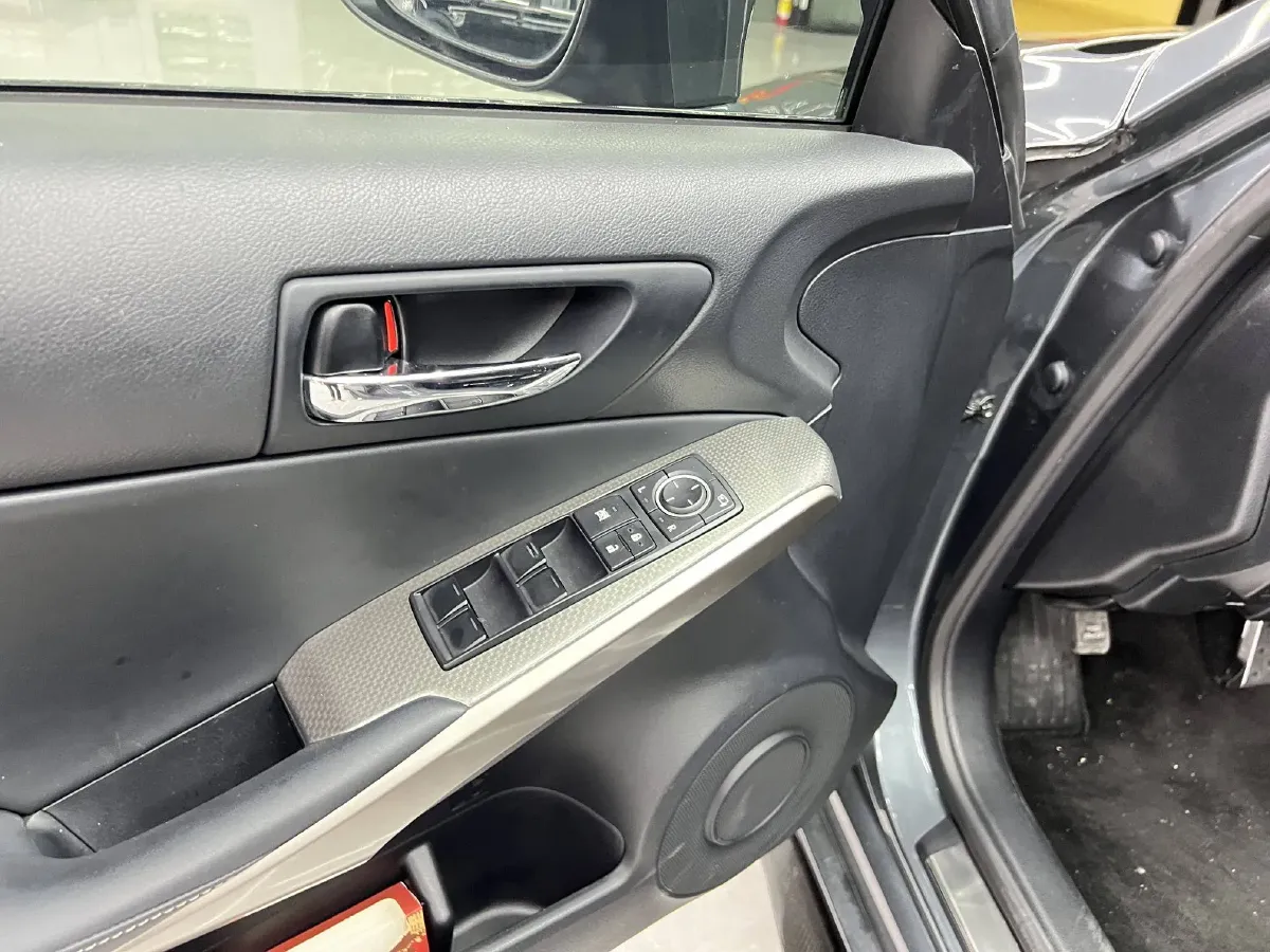 2015 Lexus IS 2.0T 245HP L4 8AT,autocango,china used car exporter,china ev exporter,chinese used car exporter,chinese used ev exporter